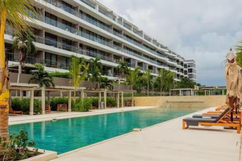 Oceanfront Residence at Exclusive Beach Club