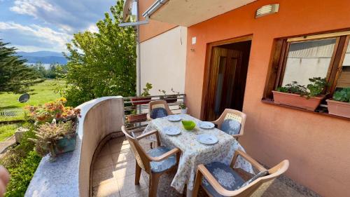 Prespa Lakeview Villa in Resen
