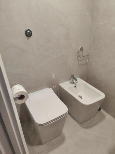 Appartamento confortevole con un'ampia camera da letto - image 5