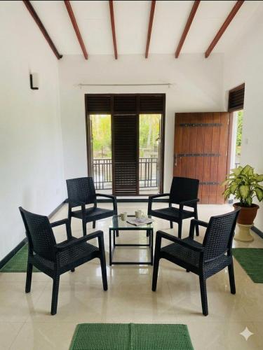 Safe Heaven Holiday Home - image 4