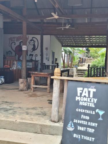 Facilities, Fat Monkey in Koh Rong