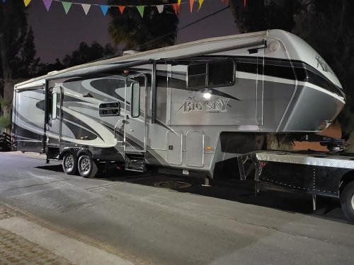 Chilangos and Campers