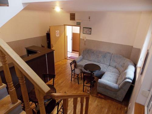 Hostel Kavala in เซมุน