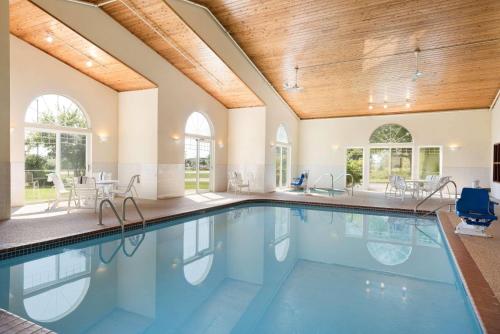 Country Inn & Suites by Radisson, Mason City, IA in Mason City, USA