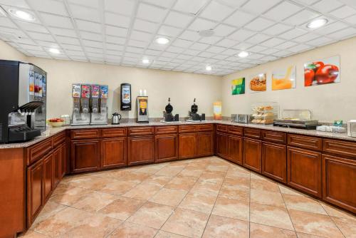Quality Inn Edison-New Brunswick - image 17