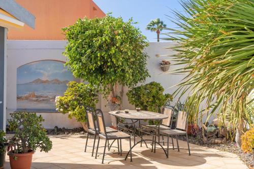 Casa Kiky, Boho-Chic Villa with Botanical Garden