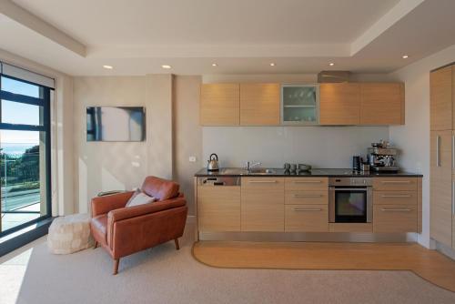 Moana Sands - Beachside Apartment in Moana