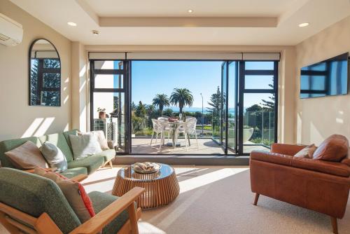 Moana Sands - Beachside Apartment in Moana