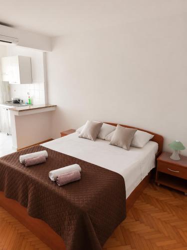 1 queen bed