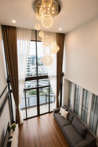 Riverson 3BR Premium Duplex Loft in Centro