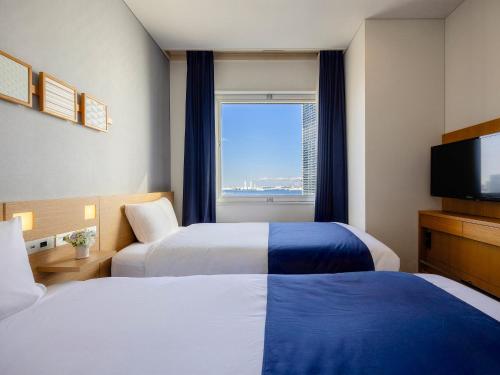 Casual Twin Room with Night View - Non-Smoking