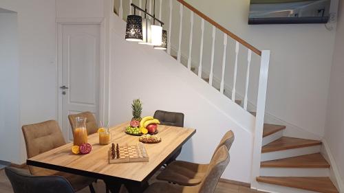 Food and beverages, Holiday Home Tilia - pool & view in Popovaca