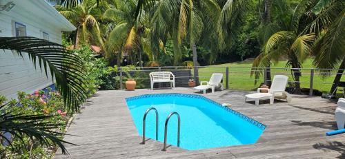 สระว่ายน้ำ, Villa Pakala au Diamant-jolie villa avec piscine et jardin in เลอ ยามัน