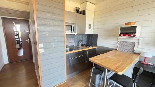 Studio avec bacon vue mer