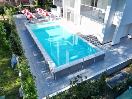 Apartment near beach with pool access