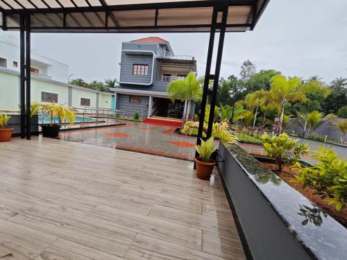 Sky Haven Resort - Private Pool Villa near ECR in Edaikazhinadu