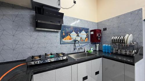 Sky Haven Resort - Private Pool Villa near ECR in Edaikazhinadu