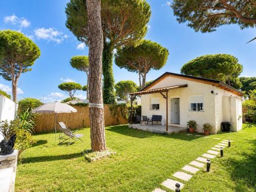 Cozy Chalet with Garden BBQ Near la Playa de La Barrosa By Chiclana Dreams