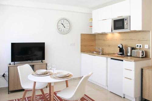 New studio with balcony near Gallieni metro in Bagnolet