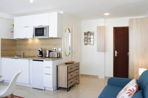 New studio with balcony near Gallieni metro in Bagnolet