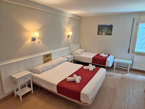 3 twin beds
