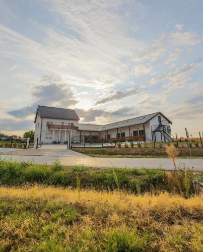 Lovačka kuća Mandičevac (Lovacka kuca Mandicevac) in Djakovo