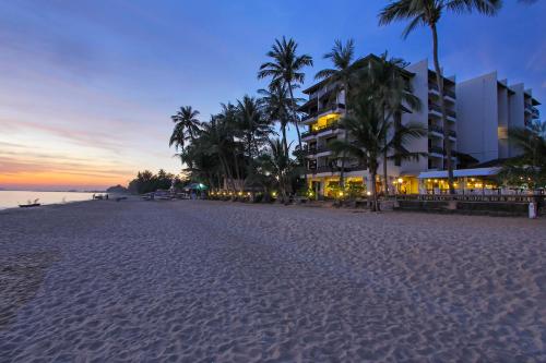 沙灘, 羅勇小木屋度假村 (Rayong Chalet Resort) in 開隆
