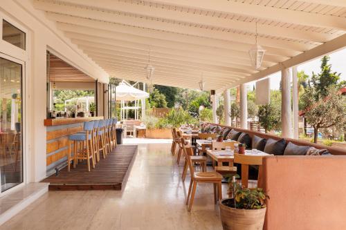 Dominoes Corfu 2