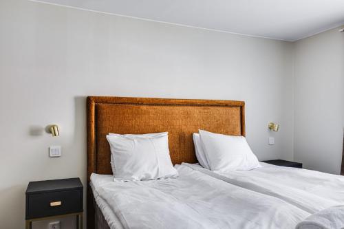 2 twin beds