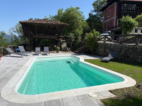 Swimming pool, Casa Escuela de Torin - La Casona de Torin in Villamayor