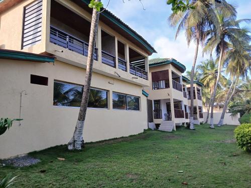 Hotel Palm Rock Beach in San-Pedro