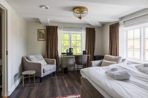 2 bedrooms, 4 beds