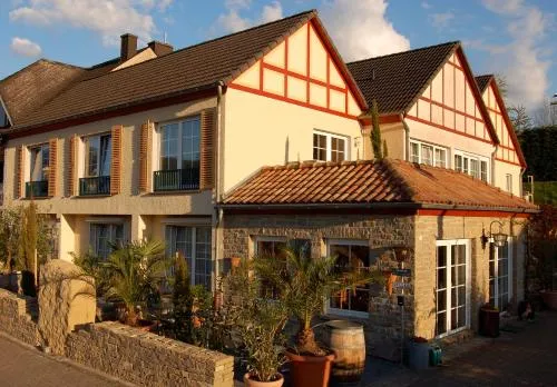 Ferienweingut Benedikt Nilles - Urlaub beim Winzer in Pünderich, Deutschland