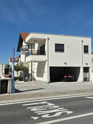 Apartments Rose Loboja 5