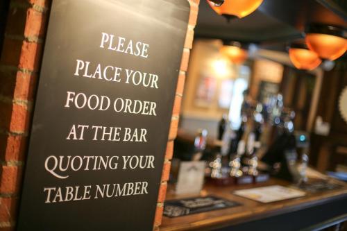 The Kings Lodge Inn - main image