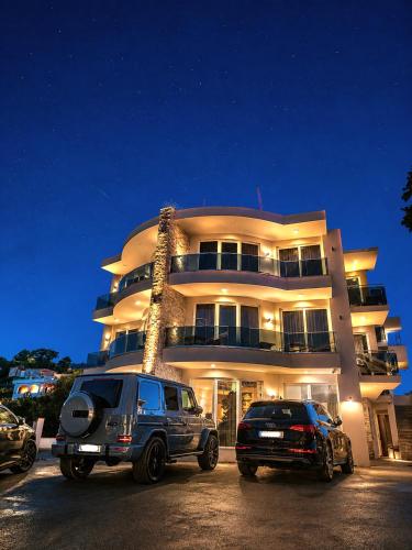 M H Luxury Residences