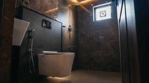 Oakleaf residency in Vennakkad