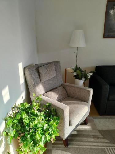 Centrally-located apartment next to shopping center & Metro in Tapiola