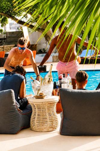 BLACK AMBER BOUTIQUE HOTEL in Lambi