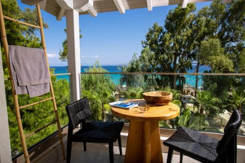 MAKO Sea & Suites 5