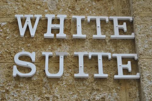 White Suite B&B – Lecce, OK