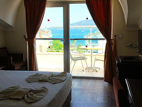 Camera doppia o twin, vista parziale sul mare