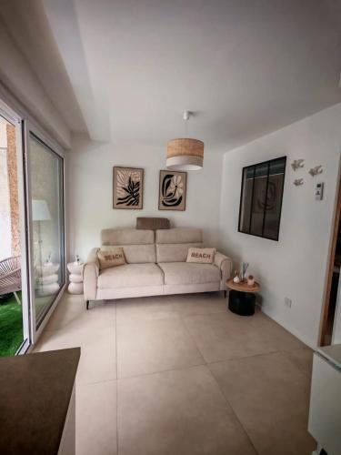 Appartement Le Cap situé a 300 m plage La Faviere Bormes Les Mimosas