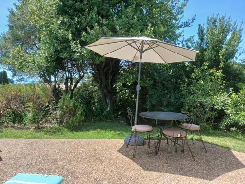 Chambre Bed and Breakfast dans la Villa Cypra in Trois Moulins