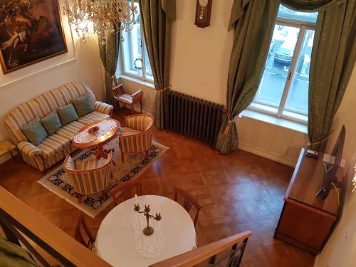 Charles apartment - image 9
