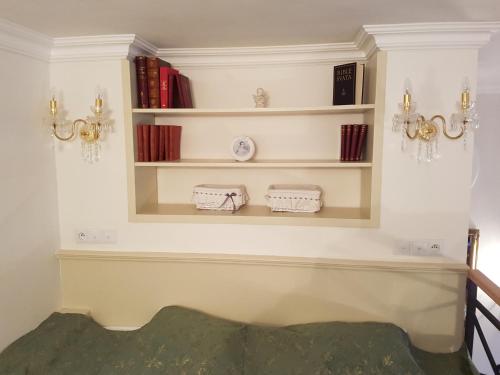 Charles apartment - image 12