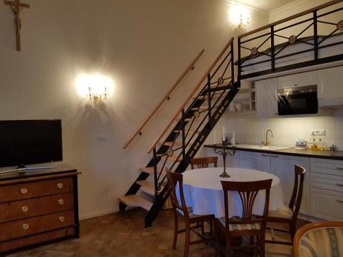 Charles apartment - image 5