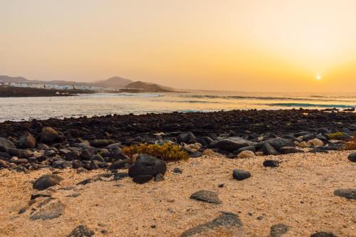 House La Santa - 400M to the Beach By Lanzarote Vacation Homes – khách sạn tại La Santa