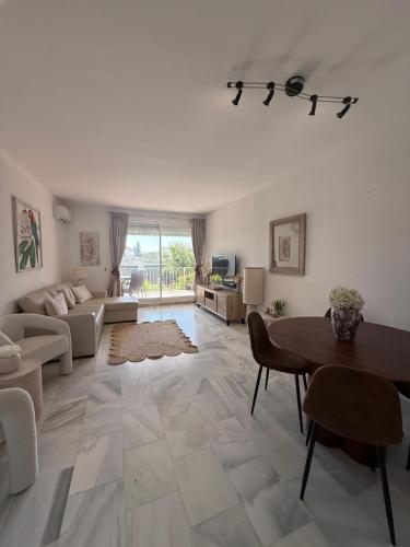 Garden apartment south facing 2 beds Benavista, Sun Gardens – khách sạn tại El Paraiso