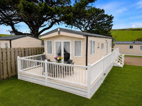 11 Meadow View in Other